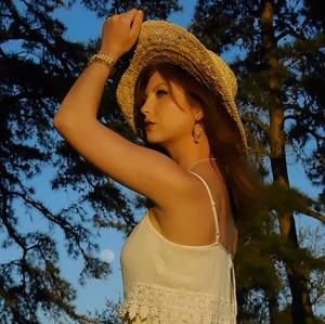 Meet your Posher, Sierra